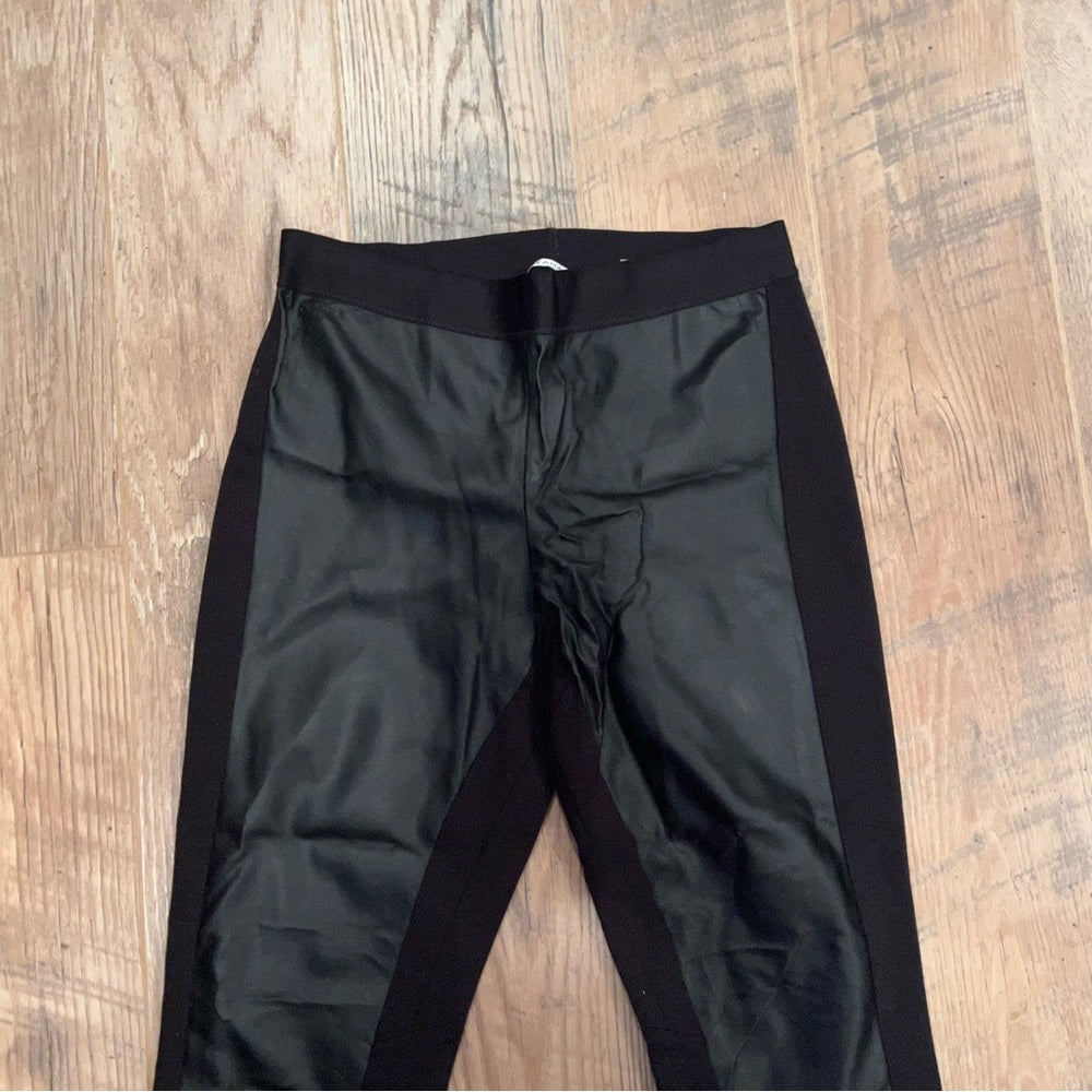 Tahari Woman’s Black Leather Pants Size Small