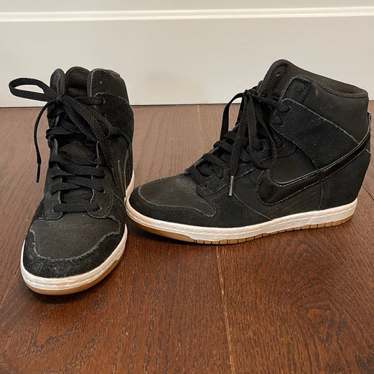 Nike Women’s Black Wedge Sneakers Size 8.5
