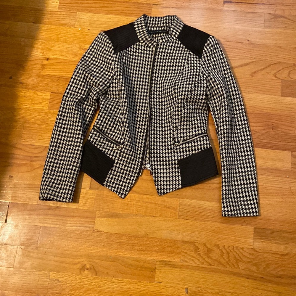 Women’s White House Black Market jacket. Black/Tan/White. Size 00