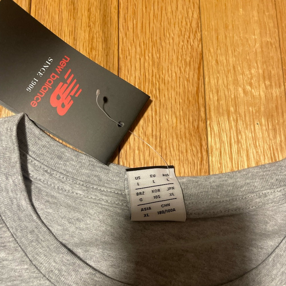 NWT New Balance Grey Tee Shirt Size Large