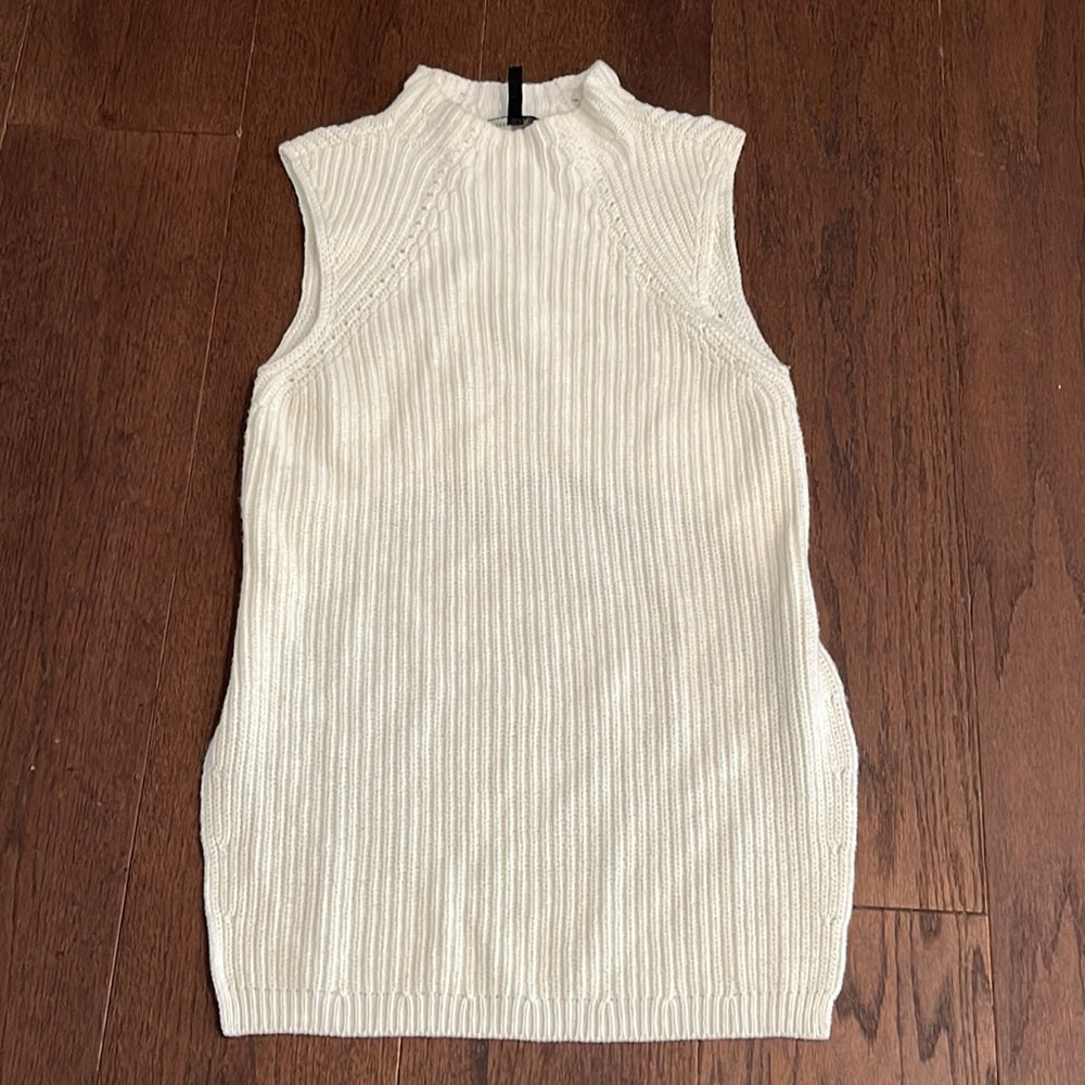 2 Women’s BCBG and Max Studio Mock Sleeveless Sweater Size XS