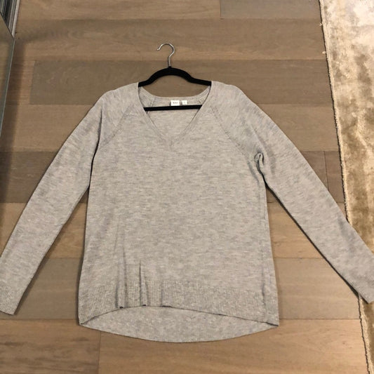 Gap Wool V Neck Sweater Size M