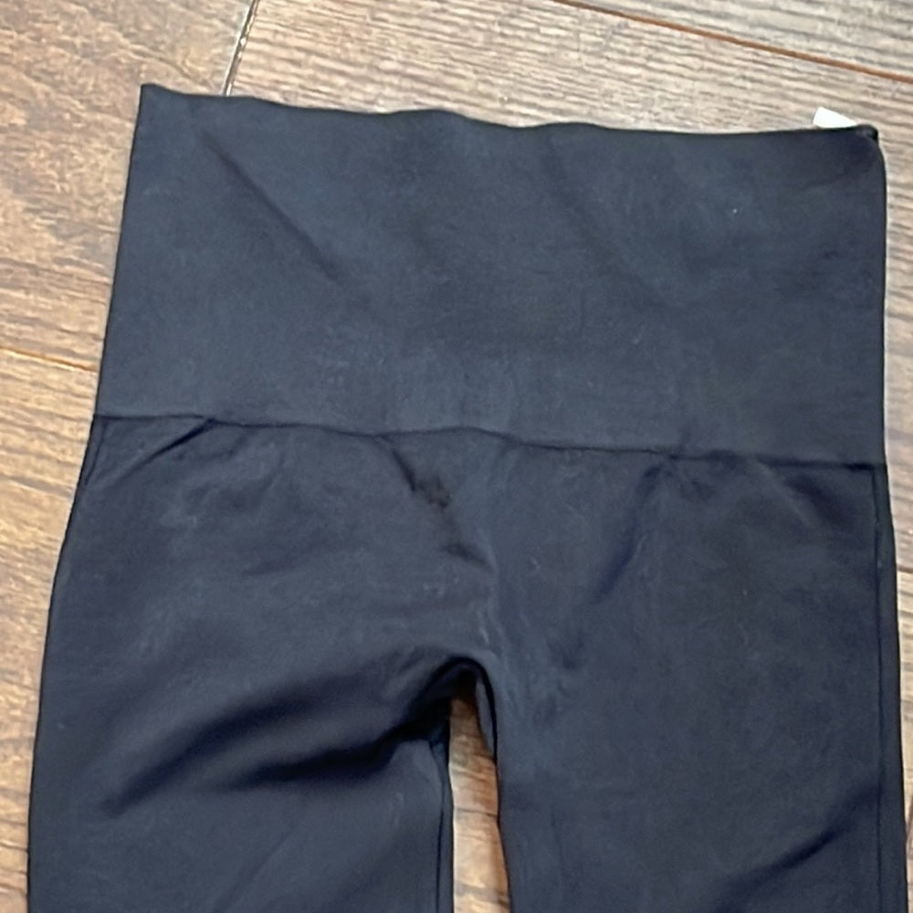 Spanx Black Cropped Leggings Size Small