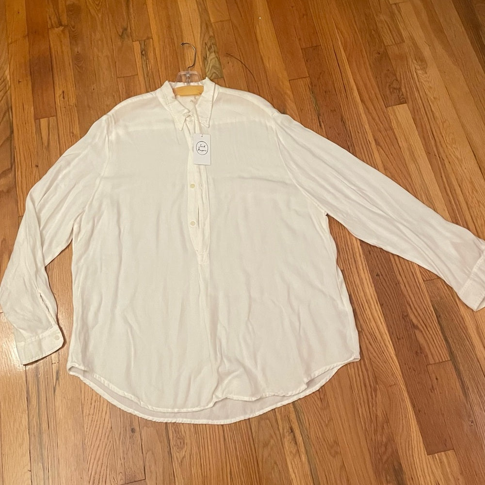 Jack Rogers White Button Up Shirt Size Medium