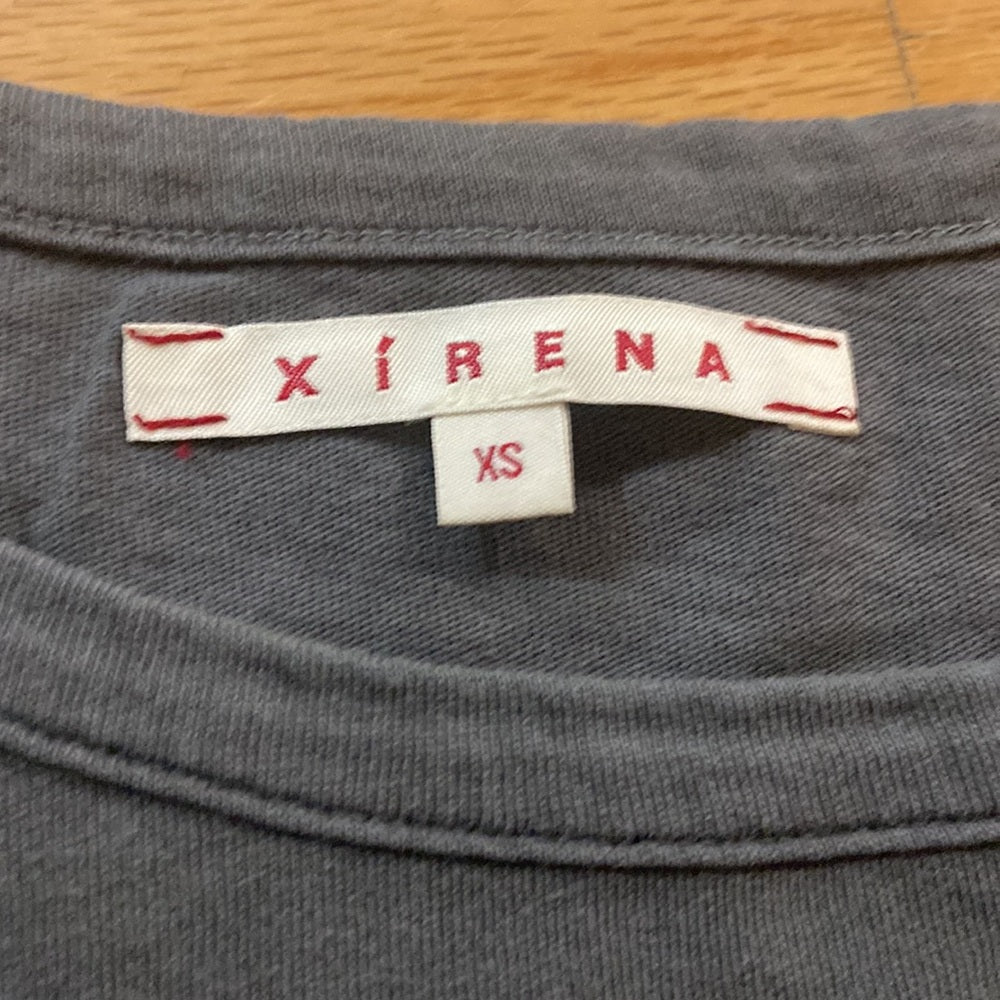 Women’s Xirena top. Grey. Size XS