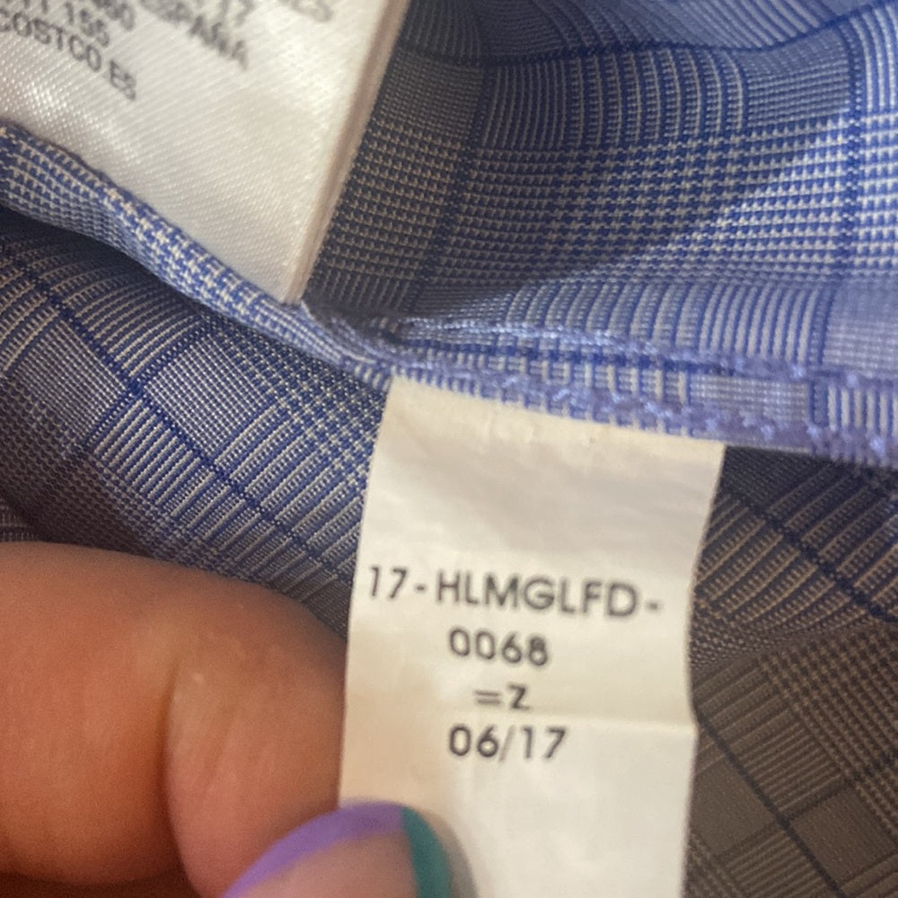 Men’s Kirkland Signature button down shirt. Blue. Size L
