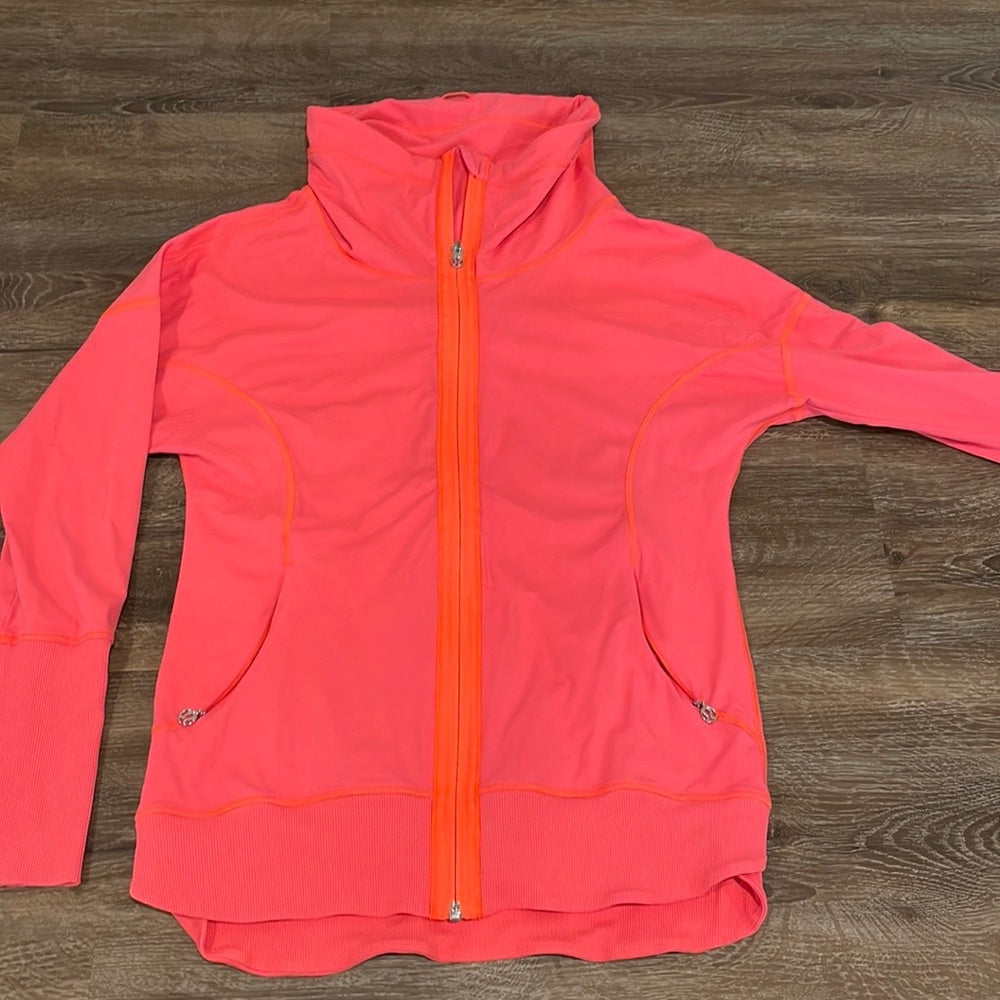 Lululemon Women’s Pink Zip-up - 6