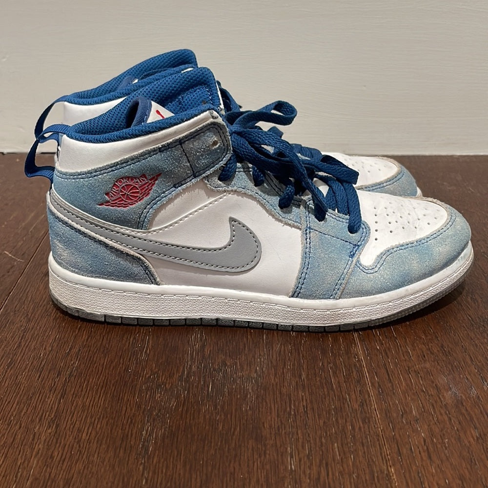 Nike Air Jordan Blue and White Sneakers Size 3