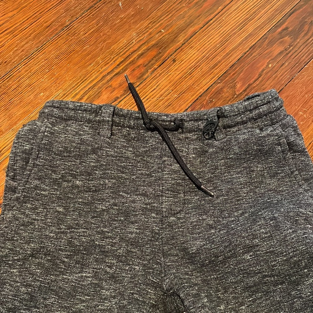 Mayoral Kid’s gray joggers Size 7 (122 CM)