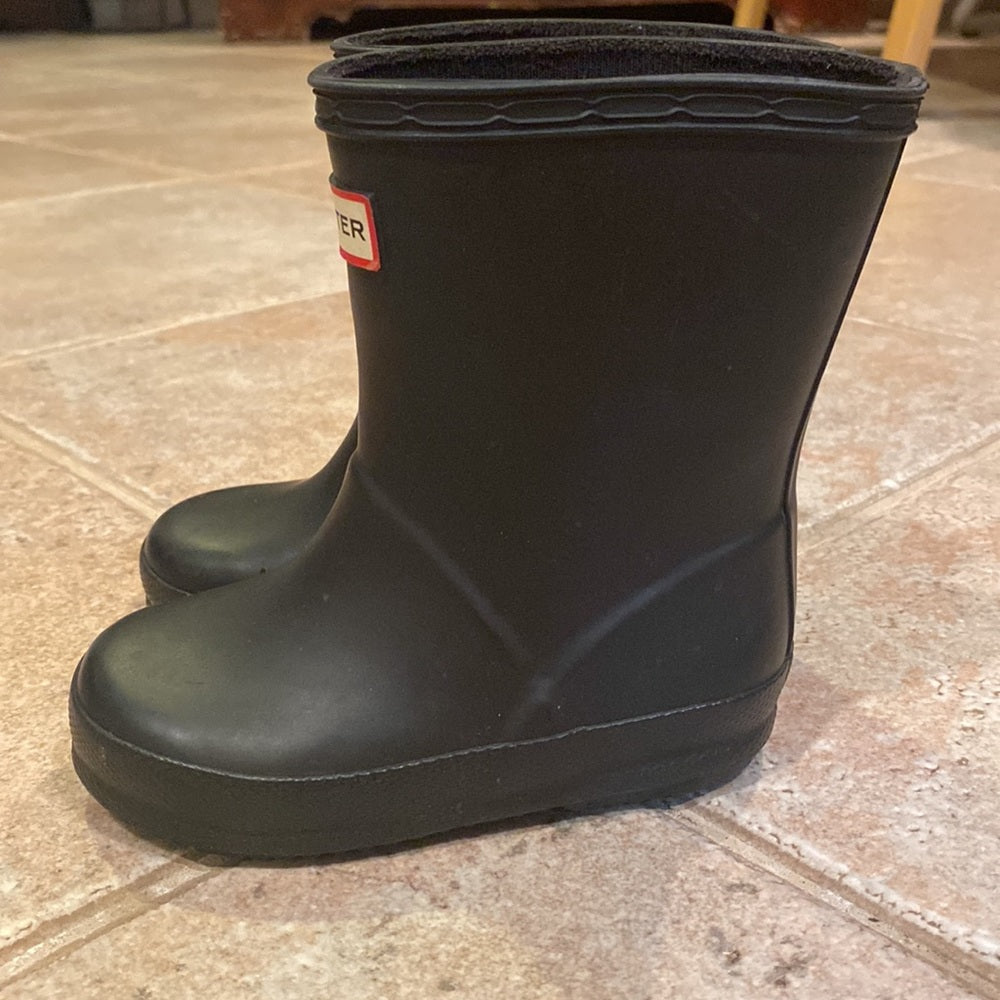 Hunter Girls Black rain boots size 5