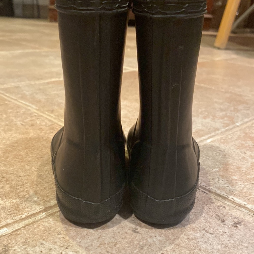 Hunter Girls Black rain boots size 5