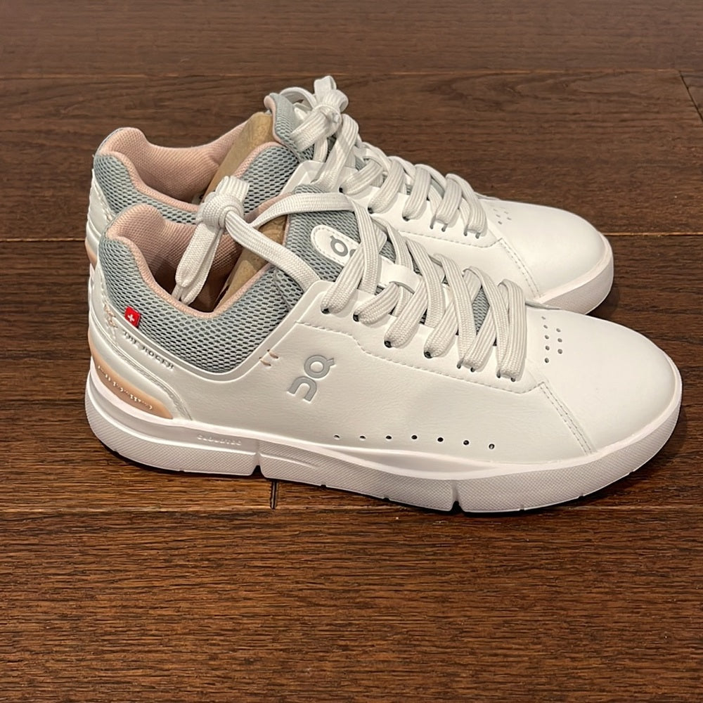 NWT On Cloud Women’s The Rodger Advantage White Sneakers Size 5