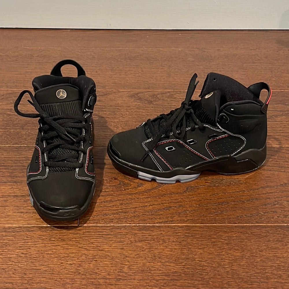 Nike Jordan’s Black High Top Sneakers Size 7