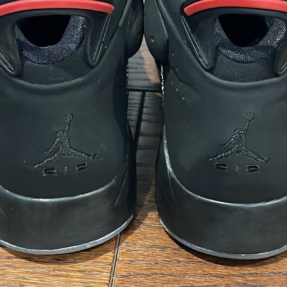 Nike Jordan’s Black High Top Sneakers Size 7